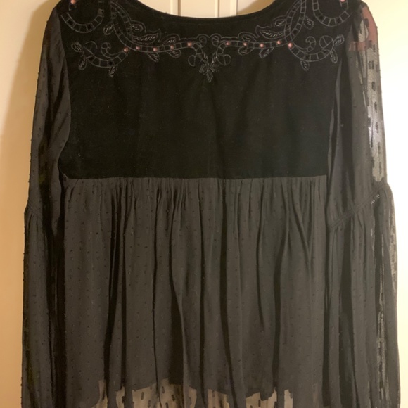 Black top - Picture 3 of 5